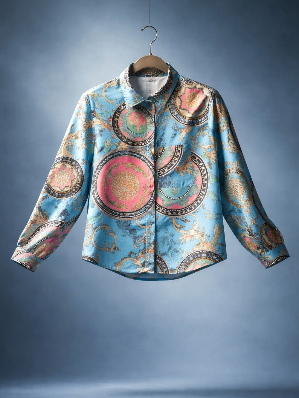 Blouse w silky feel-But No wrinkles ever. Vivid 90’s baroque - Very Versacesque’